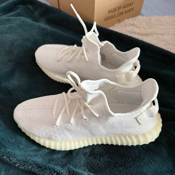 Adidas Yeezy Boost 350 V2 Triple White/Cream - Size 11.5 - Picture 2 of 8